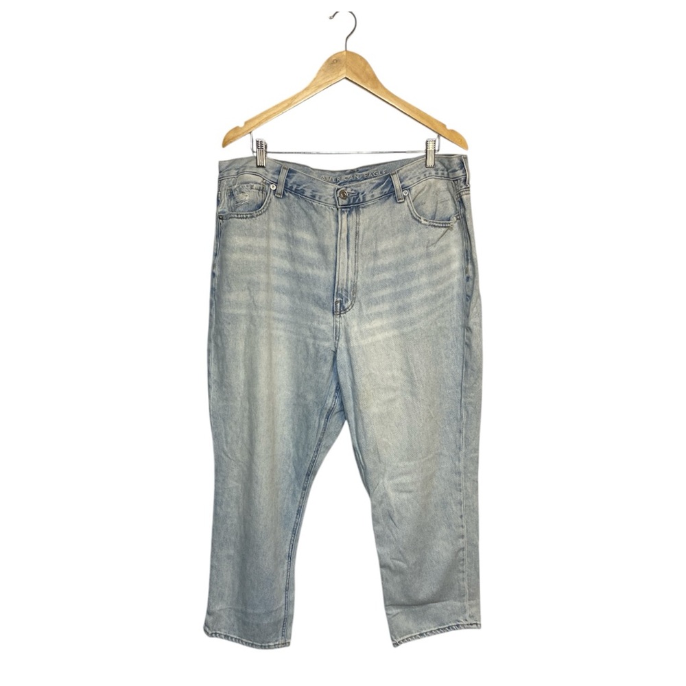 American Eagle Women’s Wide Leg Light Wash Distressed Denim Jeans Size 18